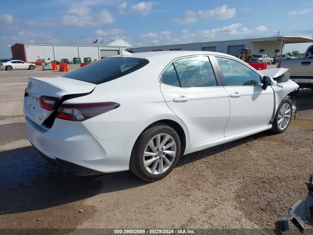Toyota CAMRY LE 2022 4T1C11AK1NU069047 Image 4