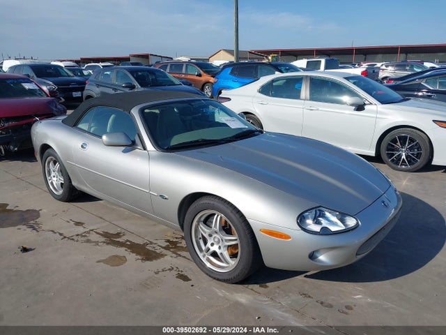 1999 JAGUAR XK8 SAJGX2043XC036428 Photo 0