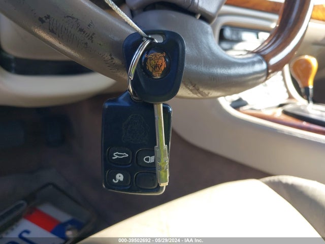 1999 JAGUAR XK8 SAJGX2043XC036428 Photo 10