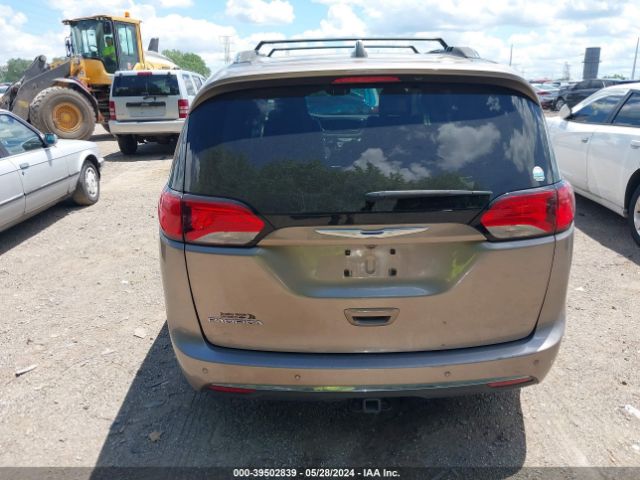 2C4RC1EG9JR112670 Chrysler Pacifica Touring L Plus