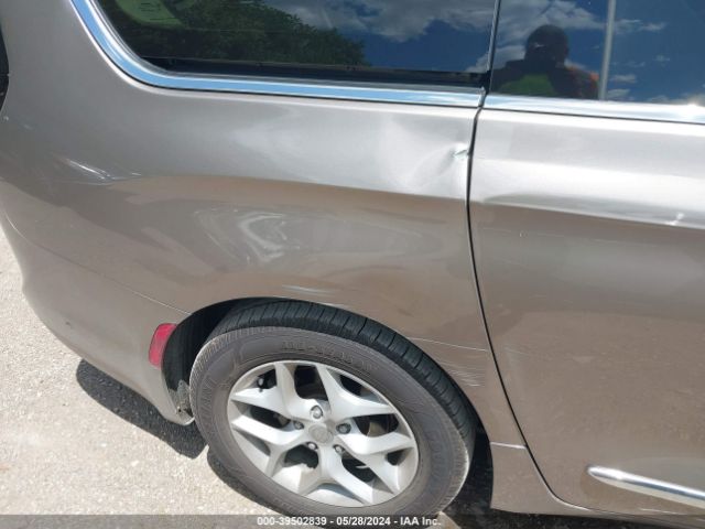 2C4RC1EG9JR112670 Chrysler Pacifica Touring L Plus