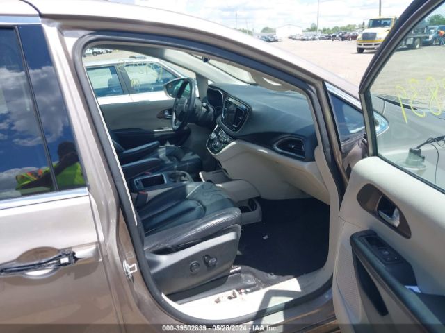 2C4RC1EG9JR112670 Chrysler Pacifica Touring L Plus