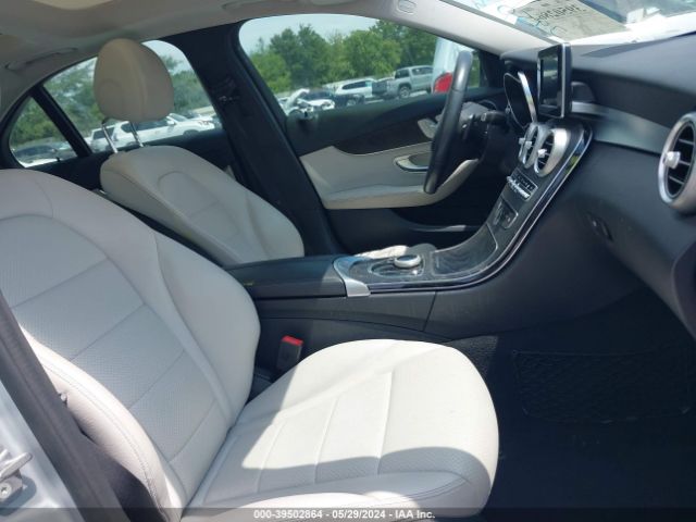 55SWF4JB3HU230174 Mercedes-Benz C 300 Luxury/sport