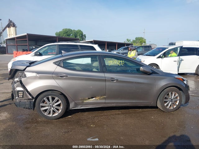 Hyundai ELANTRA SE 2015 5NPDH4AE5FH606384 Image 13