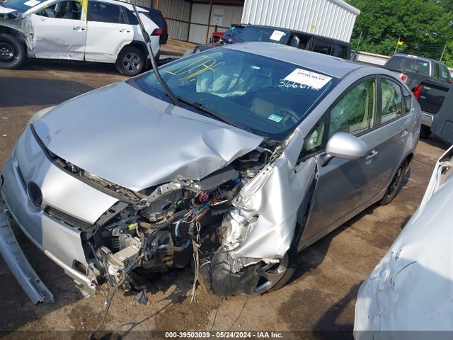 Toyota Prius 2014 JTDKN3DU6E0366612 Image 2