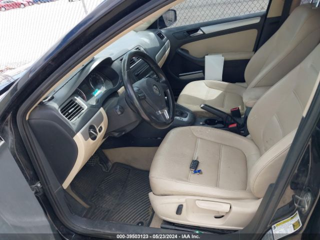 3VWD17AJ1EM332044 Volkswagen Jetta 1.8t Se