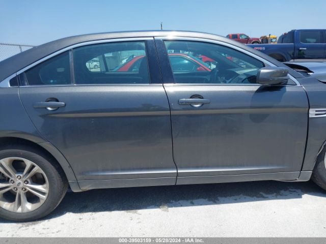 1FAHP2E82JG137433 Ford TAURUS SEL