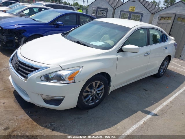 Nissan Altima 2.5 S 2015 1N4AL3AP0FN360637 Image 2