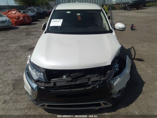 JA4AD3A38KZ031556 Mitsubishi Outlander Se