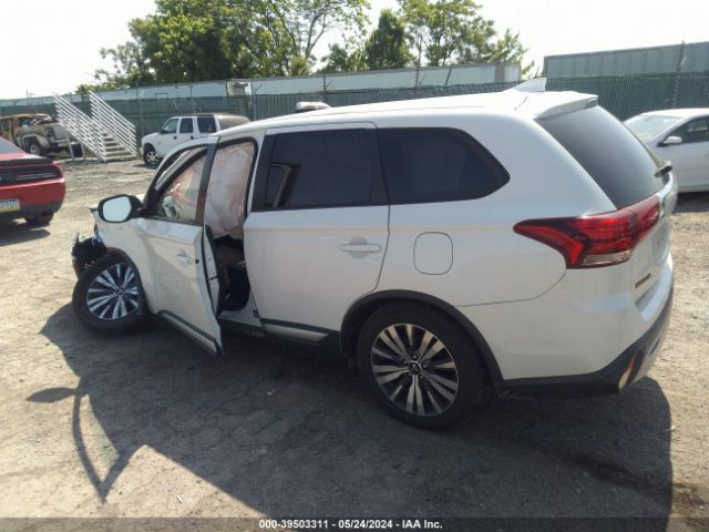 JA4AD3A38KZ031556 Mitsubishi Outlander Se