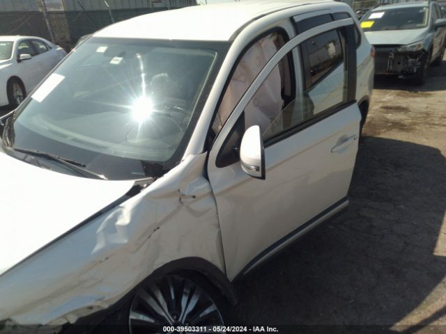 JA4AD3A38KZ031556 Mitsubishi Outlander Se