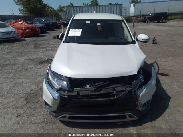 JA4AD3A38KZ031556 Mitsubishi Outlander Se