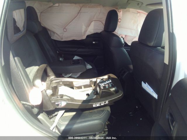 JA4AD3A38KZ031556 Mitsubishi Outlander Se