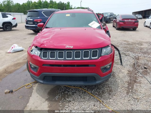 3C4NJCBBXJT204862 Jeep Compass Latitude Fwd