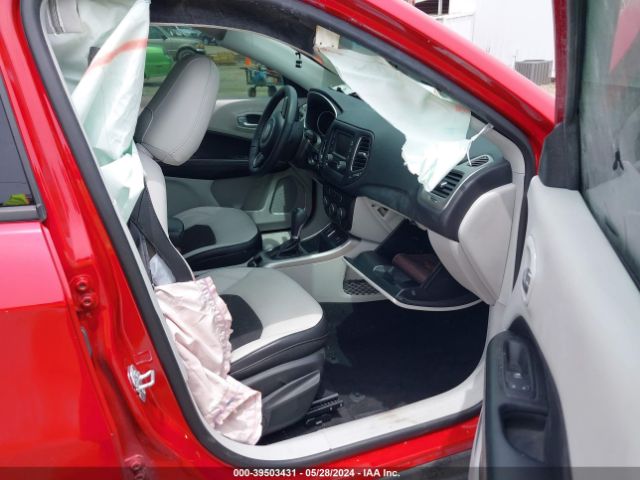 3C4NJCBBXJT204862 Jeep Compass Latitude Fwd