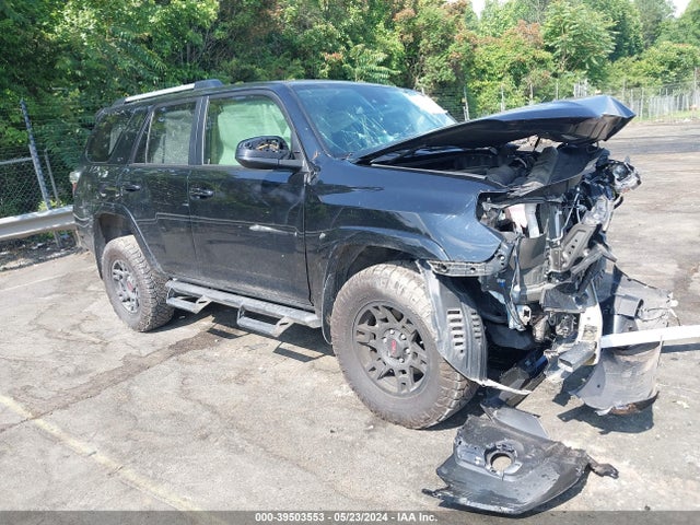 Toyota 4RUNNER SR5 2023 JTEMU5JRXP6103171 головне зображення