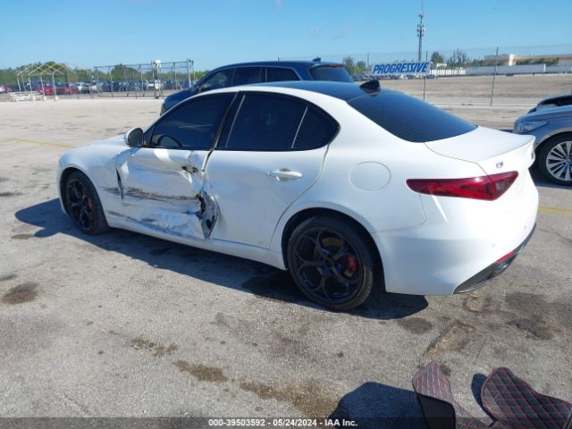 ZARFAEENXJ7586214 Alfa Romeo Giulia Ti Sport Awd