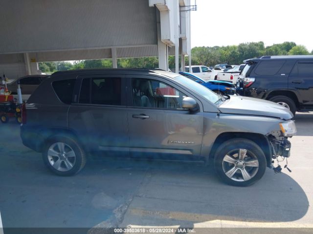 1C4NJCEAXED529624 Jeep Compass Latitude