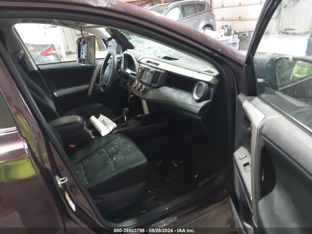 Toyota RAV4 LE 2018 2T3ZFREV4JW465831 Image 5