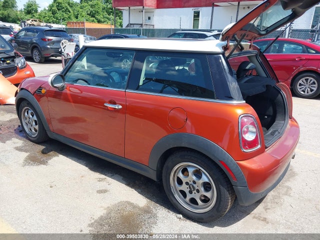 2012 MINI COOPER WMWSU3C53CT541999 Photo 2