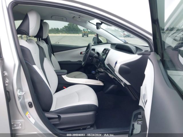 JTDKARFU0H3540169 Toyota Prius Four Touring