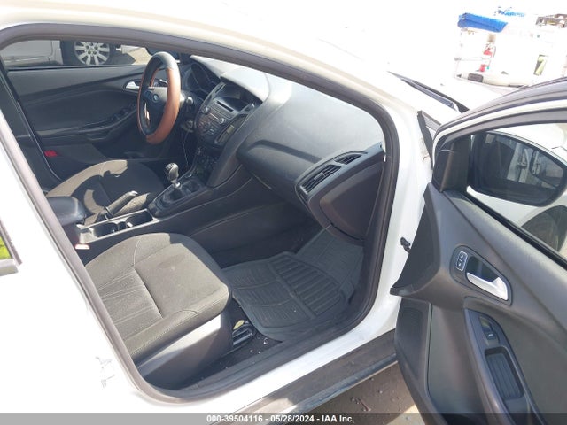Ford FOCUS SE 2017 1FADP3FE4HL238936 Image 5
