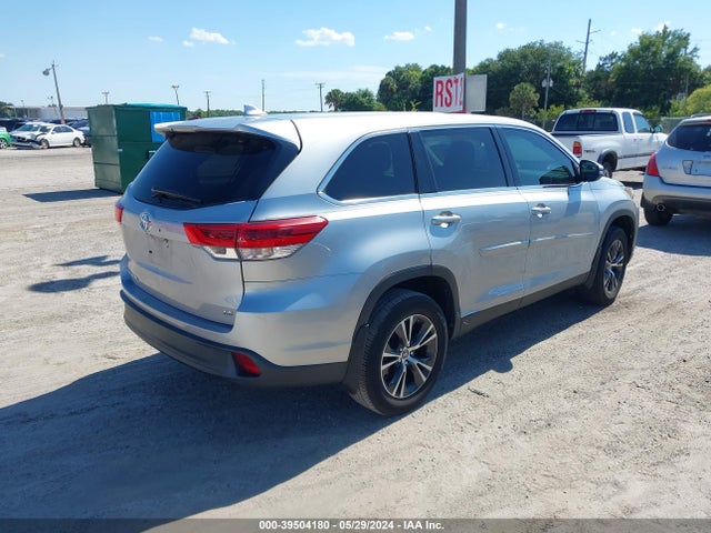 Toyota Highlander Le Plus 2019 5TDZZRFH1KS305859 Image 4