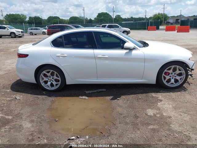 Alfa Romeo Giulia Ti Rwd 2018 ZARFAECN4J7583571 Image 14