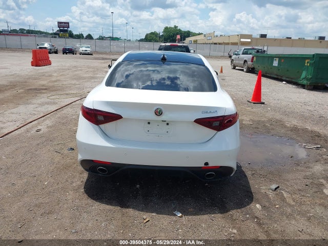 Alfa Romeo Giulia Ti Rwd 2018 ZARFAECN4J7583571 Image 17
