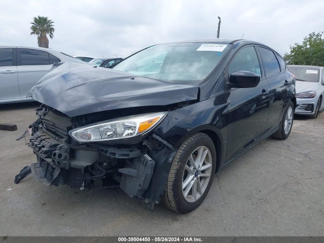 Ford FOCUS SE 2018 1FADP3K28JL312876 Image 2