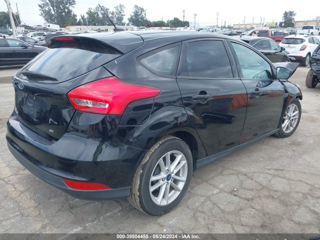 Ford FOCUS SE 2018 1FADP3K28JL312876 Image 4