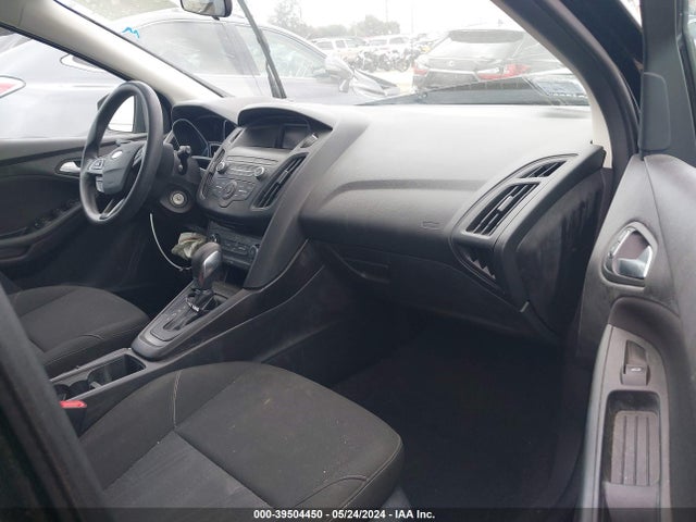 Ford FOCUS SE 2018 1FADP3K28JL312876 Image 5