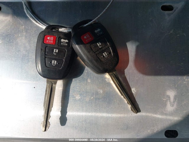 Toyota COROLLA SE 2018 5YFBURHE9JP842232 Image 11