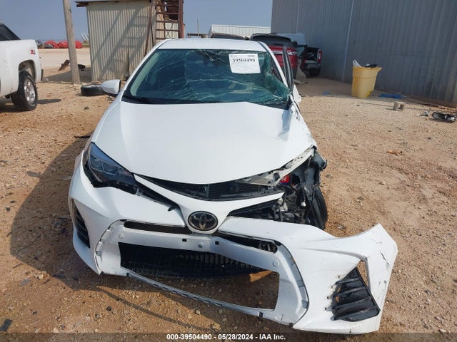 Toyota COROLLA SE 2018 5YFBURHE9JP842232 Image 13