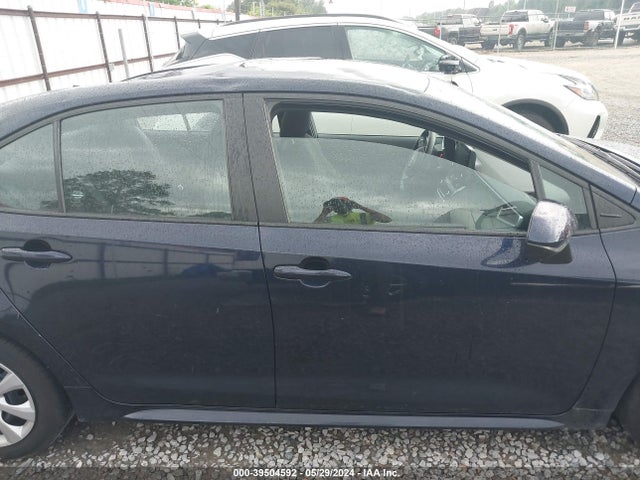 Toyota COROLLA LE 2022 5YFEPMAE9NP288598 Image 13
