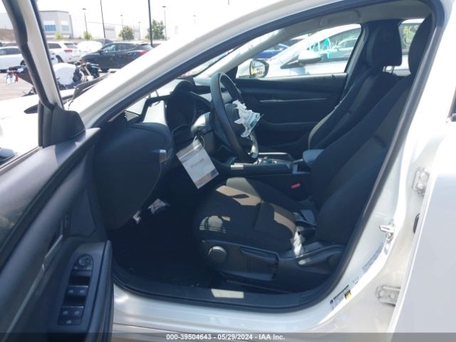 JM1BPAAL8N1507720 Mazda Mazda3 2.5 S