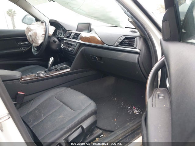 BMW 320i 2015 WBA3B1G5XFNT06176 Image 5