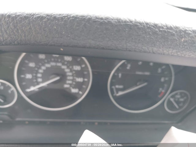 BMW 320i 2015 WBA3B1G5XFNT06176 Image 7
