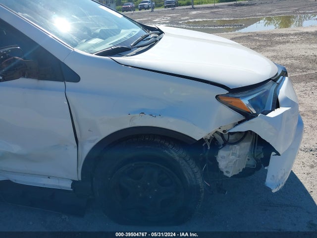 Toyota RAV4 LE 2016 JTMBFREV3GD191741 Image 18