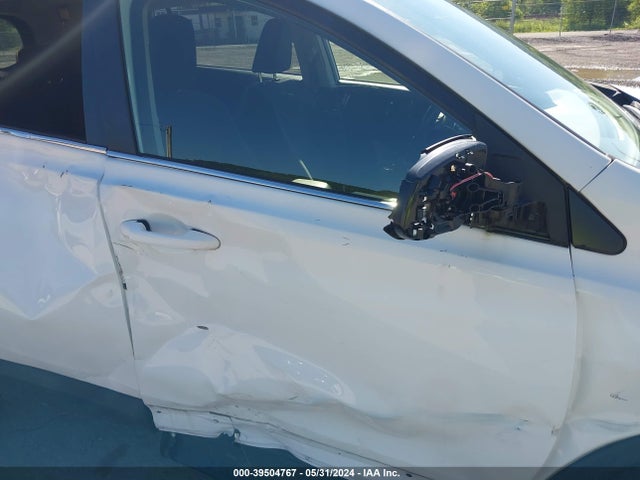 Toyota RAV4 LE 2016 JTMBFREV3GD191741 Image 19