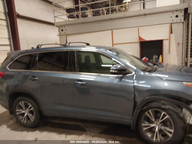 Toyota Highlander Le Plus 2018 5TDBZRFH4JS835534 Image 13