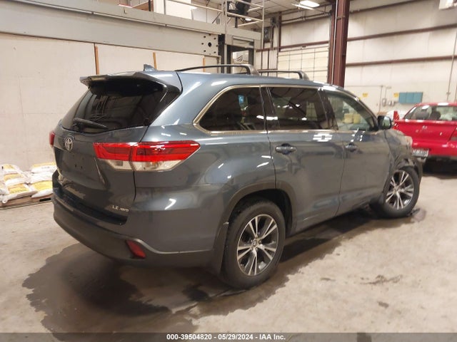 Toyota Highlander Le Plus 2018 5TDBZRFH4JS835534 Image 4