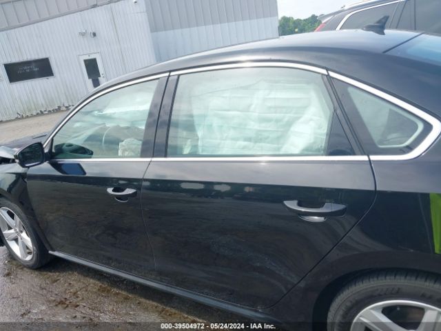 1VWAT7A33FC122627 Volkswagen Passat 1.8t Limited Edition