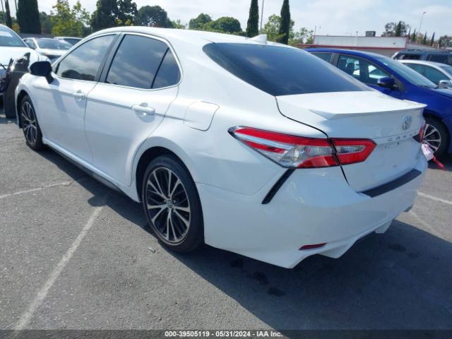 2020 TOYOTA CAMRY 4T1G11AK2LU341362 Photo 2