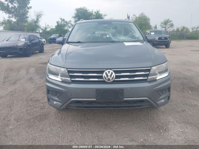 3VV3B7AX5JM024855 Volkswagen Tiguan 2.0t Se/2.0t Sel
