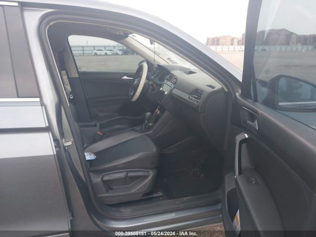 3VV3B7AX5JM024855 Volkswagen Tiguan 2.0t Se/2.0t Sel