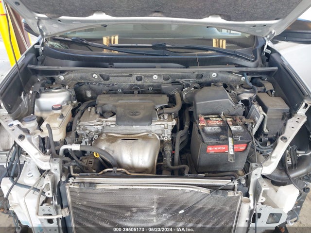 Toyota RAV4 LE 2015 JTMZFREV1FJ056305 Image 10