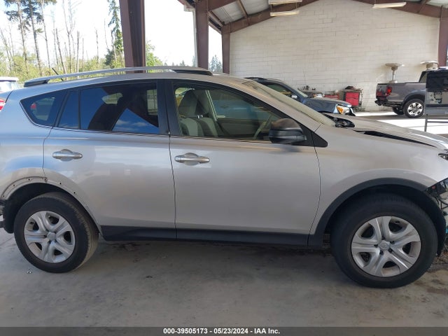 Toyota RAV4 LE 2015 JTMZFREV1FJ056305 Image 14