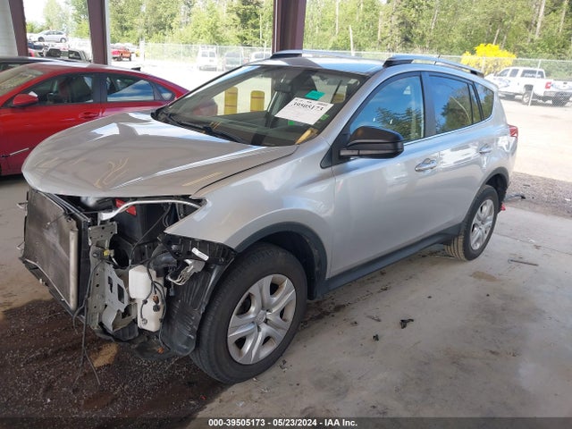Toyota RAV4 LE 2015 JTMZFREV1FJ056305 Image 2