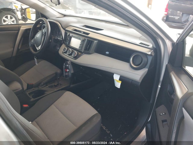 Toyota RAV4 LE 2015 JTMZFREV1FJ056305 Image 5